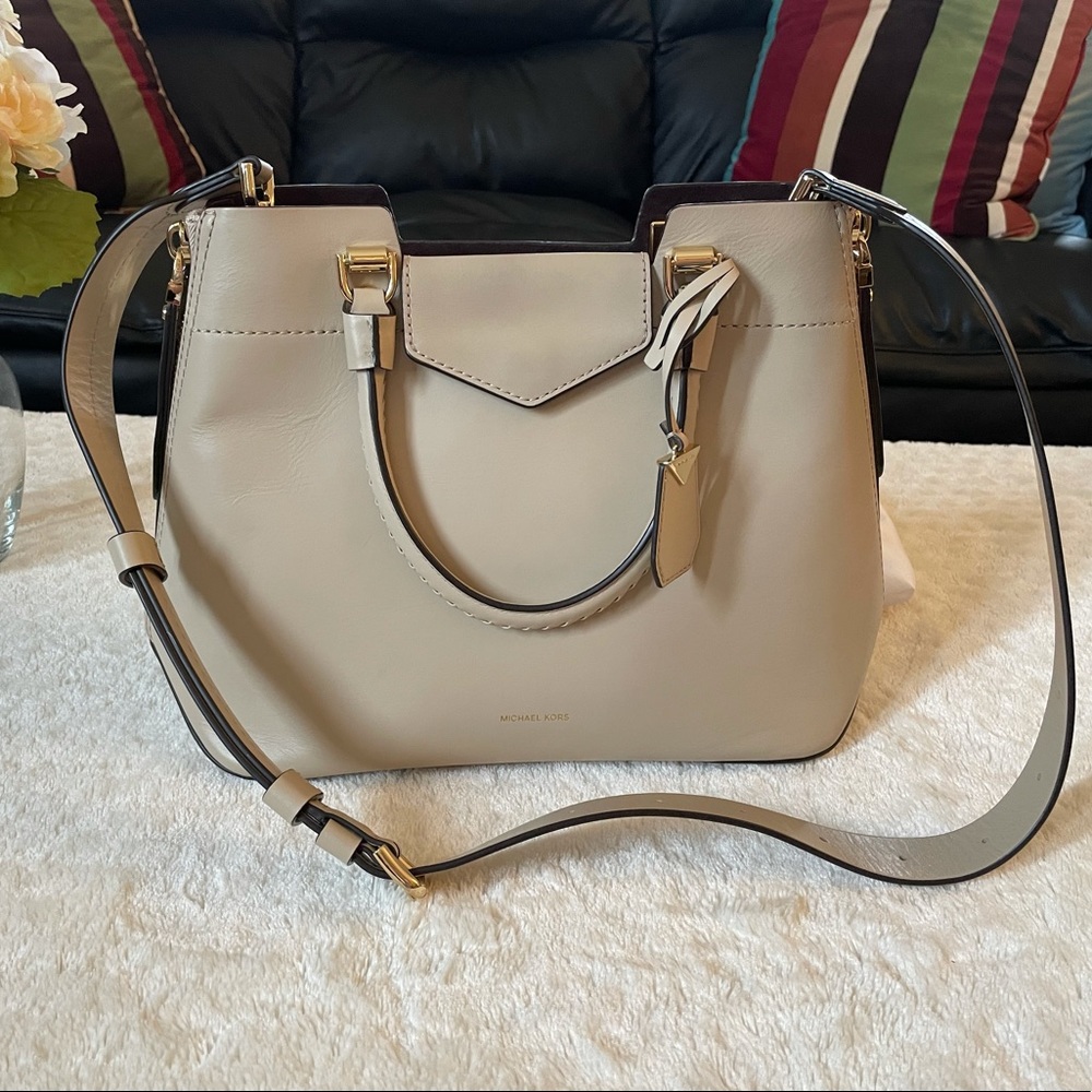 Michael Kors Blakely Crossbody Beige